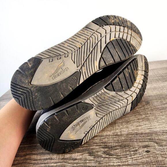 Dansko Black Lizette Nubuck Leather Ankle Booties Size 38 or 7.5 Gorpcore Casual - Picture 6 of 8